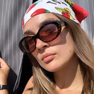 Meet your Posher, Emma